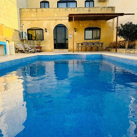 Wardina Maisonette