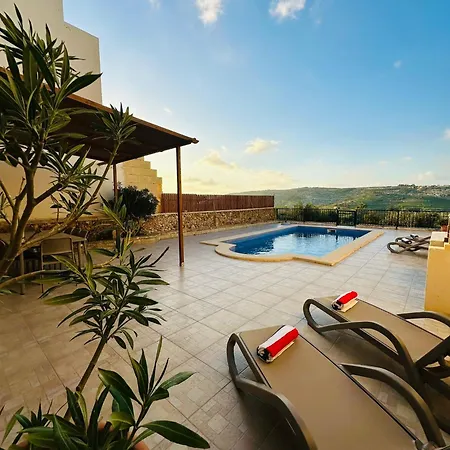 Wardina Maisonette *