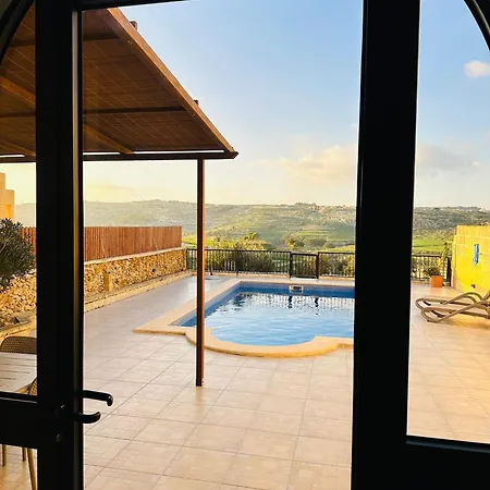 Wardina Maisonette Feriehus *